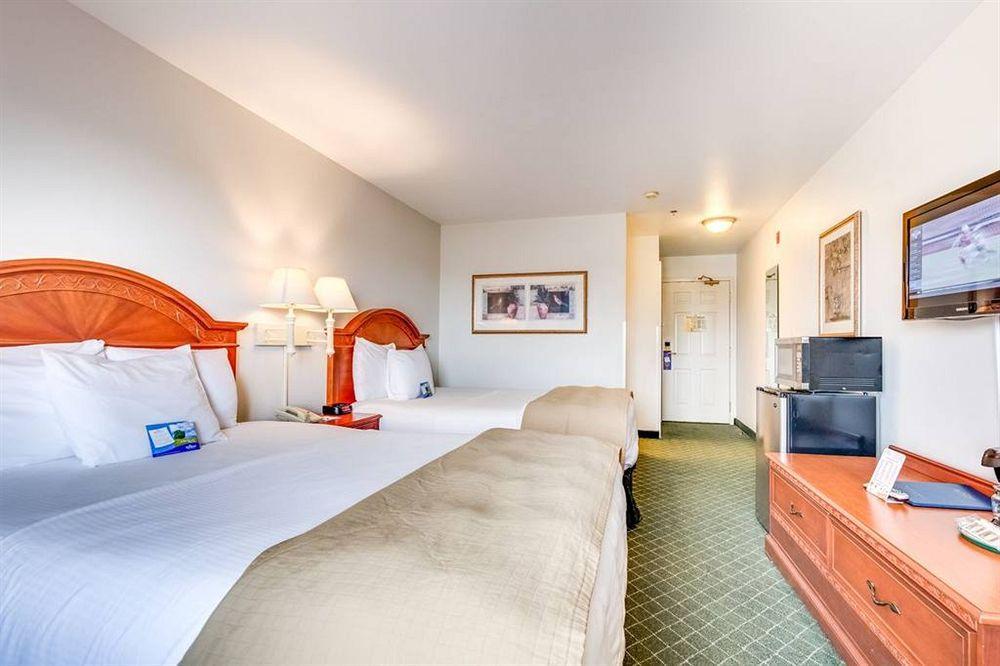 Baymont Inn & Suites By Wyndham Bellingham Exterior foto